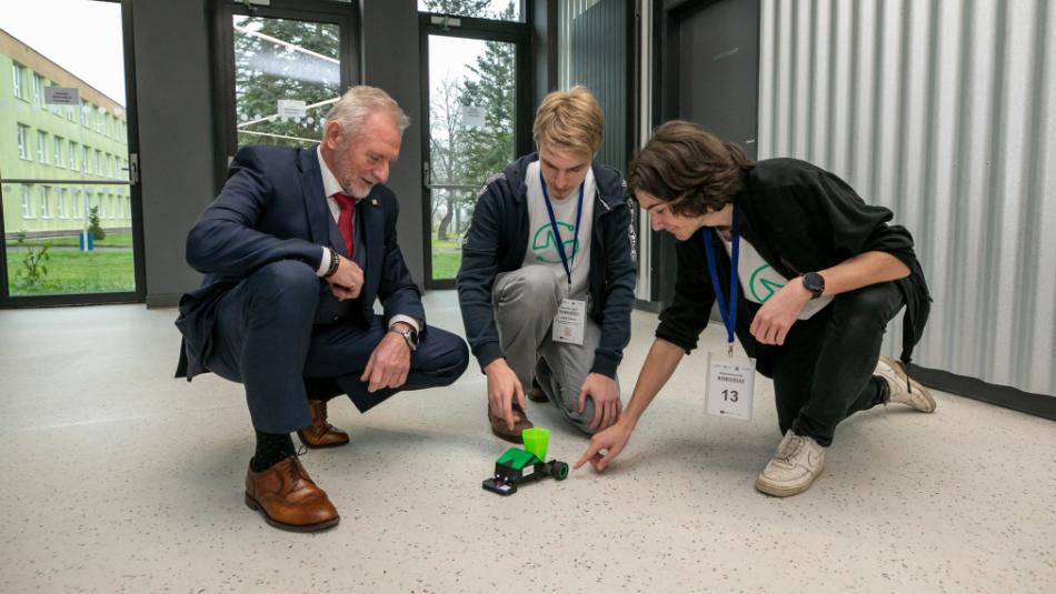 Plzeňská Techmania hostila celorepublikovou soutěž robotických vozítek