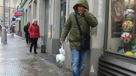 Pozor, bude to klouzat. Meteorologové vydali výstrahu před tvorbou náledí