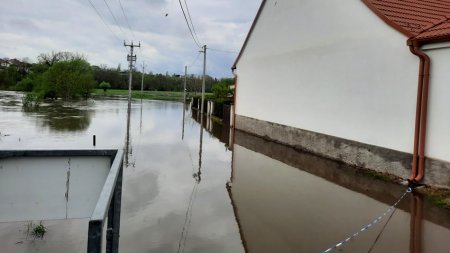 Aktualizováno: Vytrvalé deště zvedají hladiny řek, plzeňská radnice nabádá k opatrnosti