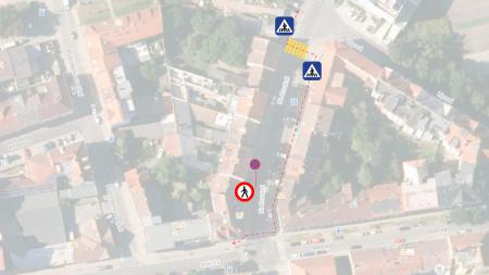 Stavební práce uzavřou chodník v ulici Na Roudné