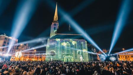 Plzeň chystá mimořádnou podívanou. Město ožije světelnou show, akrobaty i hudbou