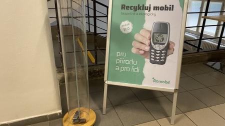 Máte doma nepotřebný mobil? Odneste ho na nové sběrné místo do Škroupovky