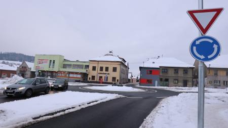 Řidičům slouží nový průtah Kolincem na silnici z Klatov na Sušici