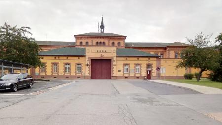 Opět ve vězení! Tým Plzeňského literárního festivalu byl znovu na Borech