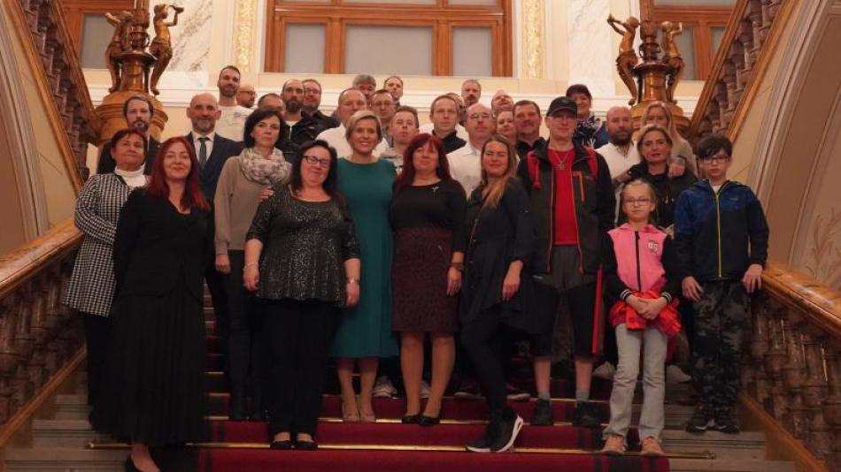 V Karlovarském kraji ocenili dárce krve: Získali Zlaté kříže