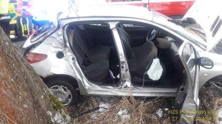 Při nehodě na Tachovsku se zranilo pět mladých lidí
