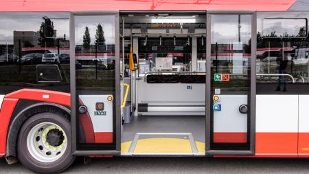 Cestující v Plzni vozí pětice nových autobusů