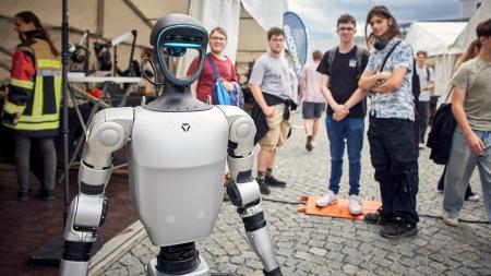 TechTower ožil roboty a drony. Festival Inovujeme Plzeň přilákal tisíce lidí