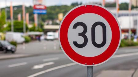 Plzeň pokračuje ve snižování dovolené rychlosti. Kde vzniknou nové Zóny 30?