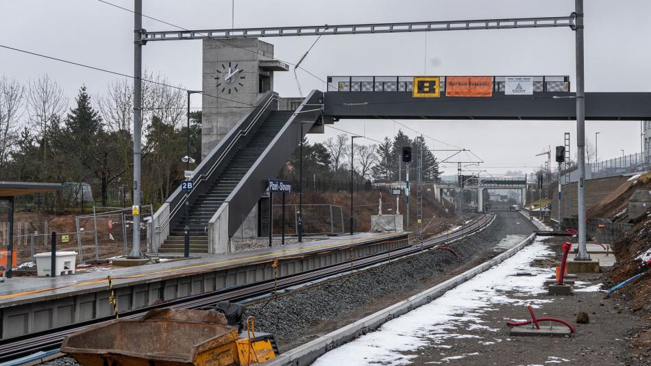 Podívejte se, jak pokračují práce na železniční zastávce Plzeň-Slovany