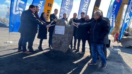 U obce Hořovičky začala výstavba dalšího úseku dálnice D6, která povede do Karlových Varů