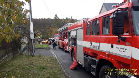 K výbuchu v rodinném domě v Plasích došlo zřejmě při výrobě drog, potvrdili policisté