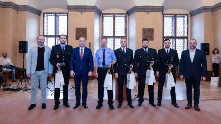 Plzeň ocenila osobnosti z řad policistů, záchranářů a hasičů za mimořádné činy