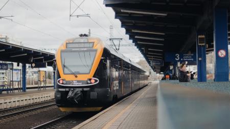 Zlínský kraj bude mít od jara další přímé vlakové spojení s Prahou a Bratislavou