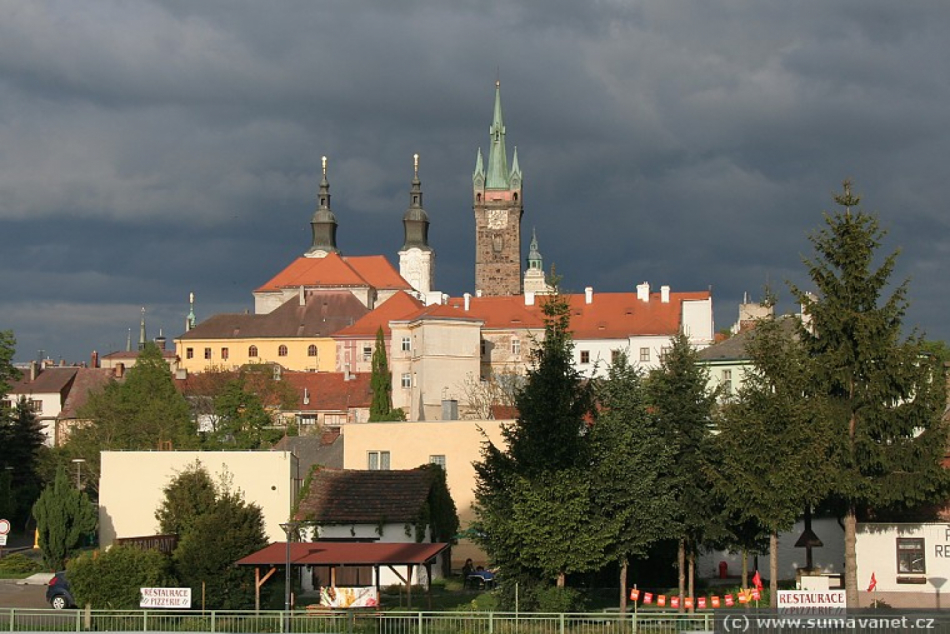 Města v Plzeňském kraji nechtějí ani v době krize omezovat stavby