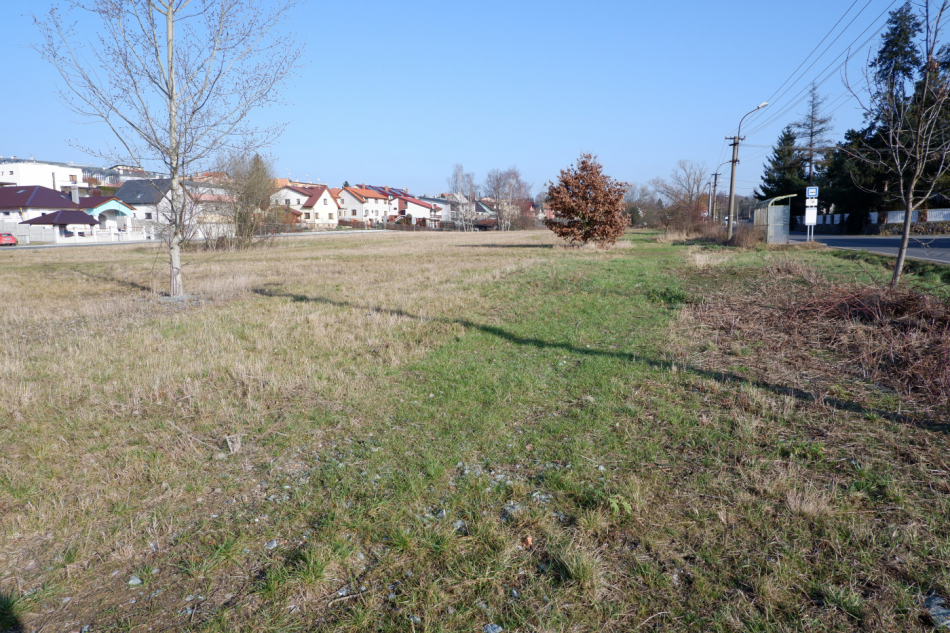 V Červeném Hrádku může vzniknout nový park s hřištěm