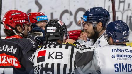 Plzeňští hokejisté padli v Hradci Králové v prodloužení