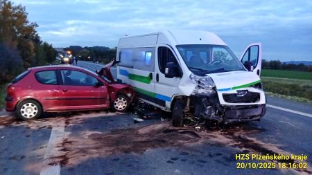 Silně opilá zfetovaná řidička vjela do protisměru proti dodávce. Malá holčička, kterou vezla, bojuje o život