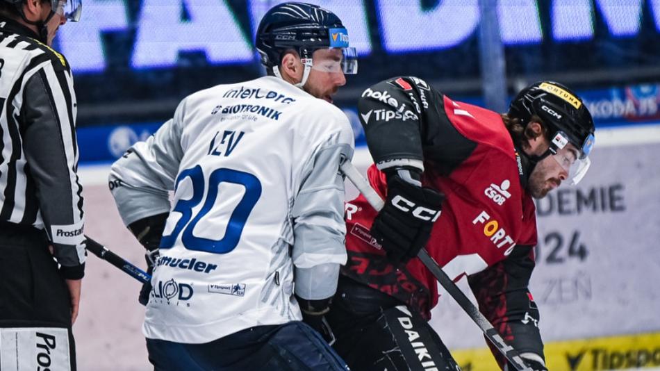Přestřelka se špatným koncem. Hokejisté podlehli Spartě