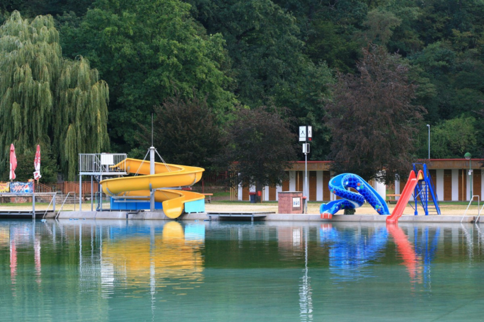 Koupaliště v kraji ukončují sezónu. V přírodních nádržích je voda stále dobrá