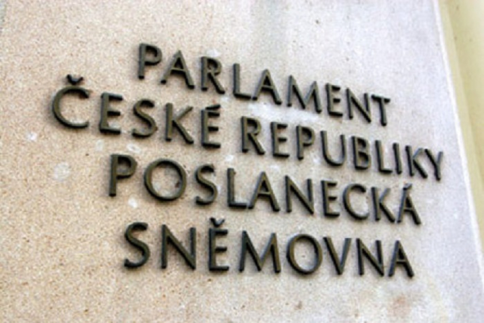 Nouzový stav v Česku platí minimálně do konce dubna