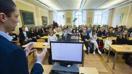 Fakulta filozofická ZČU se dnes připojí k protestním akcím. Chce upozornit na podfinancování vysokých škol