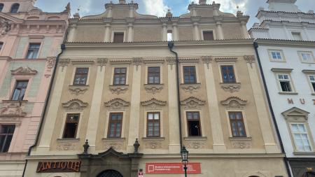 Výstava soch a obrazů v Galerii Evropského domu propojí české a moldavské umění