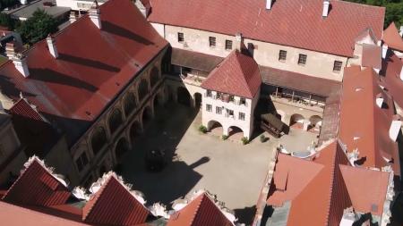 Hrad a zámek Horšovský Týn vás zve na divadelní představení pro děti i dospělé