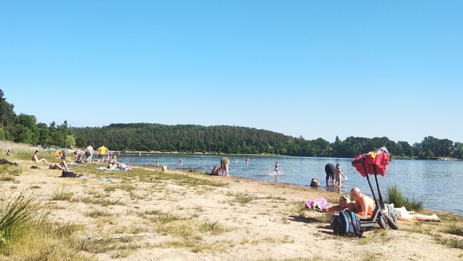 Kvalita vody v koupalištích v Plzeňském kraji je dobrá, teplé počasí ji i ohřálo