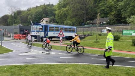 Dopravní soutěž mladých cyklistů z Karlovarského kraje zná své vítěze