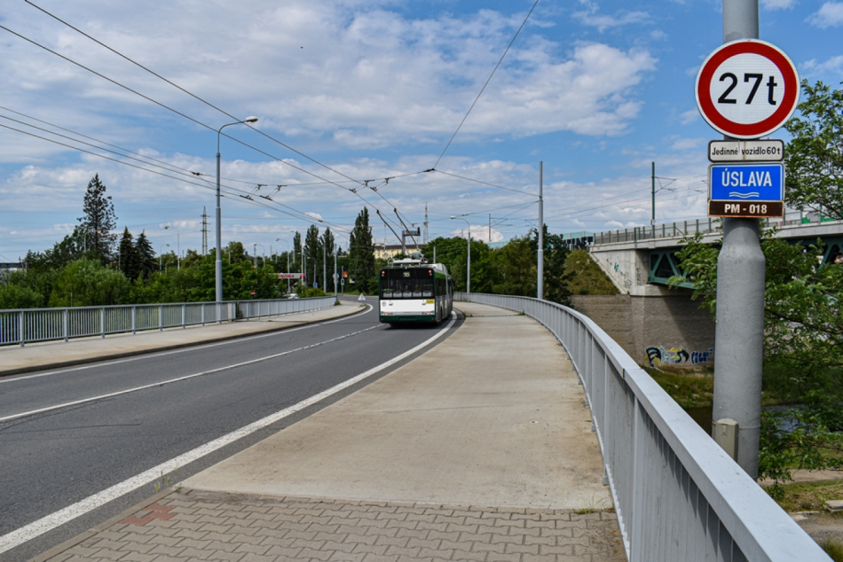 Zavřeno. Přes most na Doubravce auta neprojedou do konce prázdnin