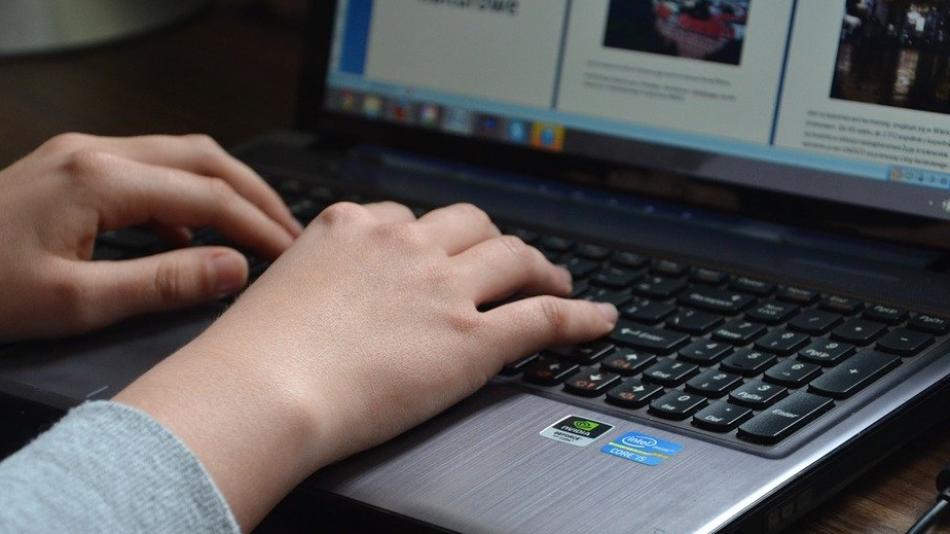 Sociálně slabším rodinám pomohou počítače z plzeňské radnice