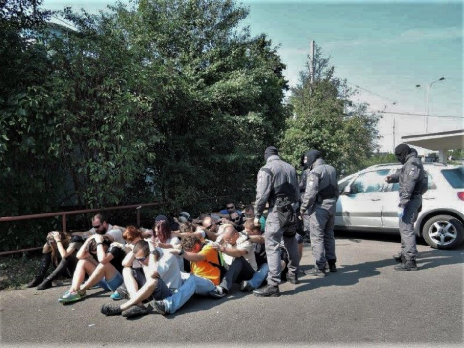 Migranti přešli na Domažlicku hranici do SRN, část jich zadržela policie