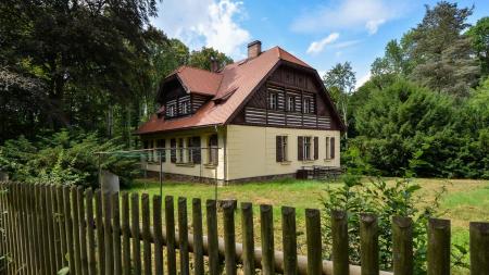 Plzeňská radnice rekonstruuje památkově chráněnou lesovnu v Bukovci