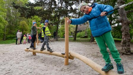 Dětem na Slovanech slouží dvě nová hřiště