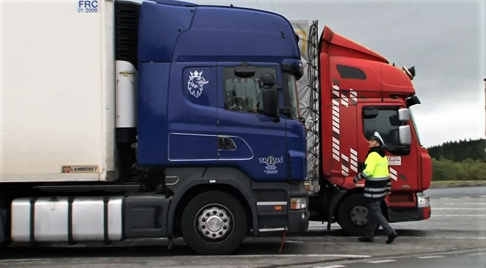 Na některých úsecích dálnice D5 od ledna platí zákaz předjíždění kamionů