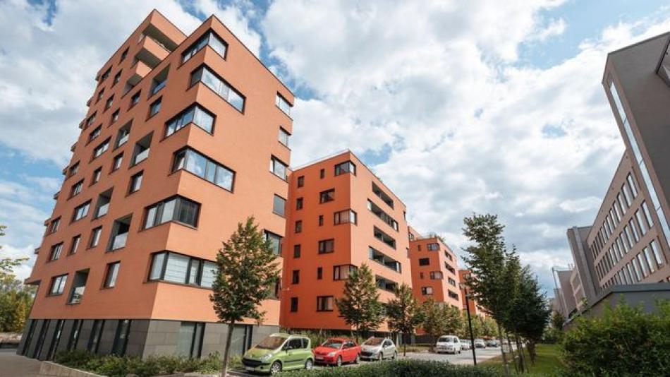 Bydlení v Česku - zdroj finančního bolehlavu?
