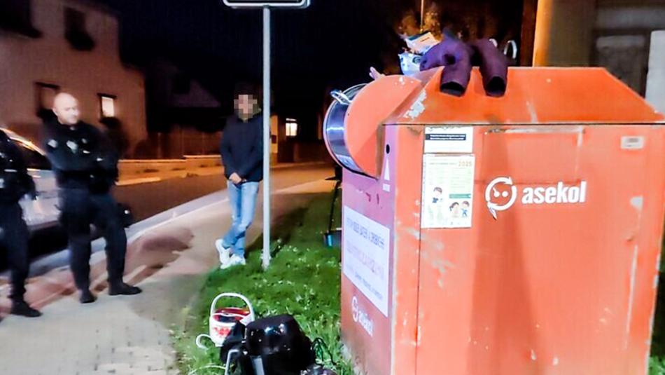 Nepovedený sběr elektroodpadu. Muž se ponořil pro kabely, vynořil se s pokutou