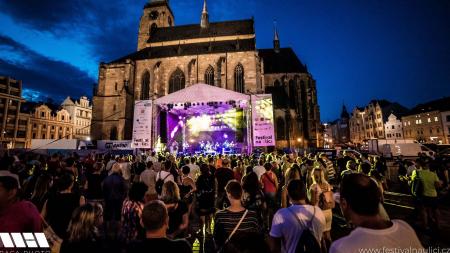 Centrum Plzně obsadí Festival na ulici. Na šesti scénách zahraje 130 kapel