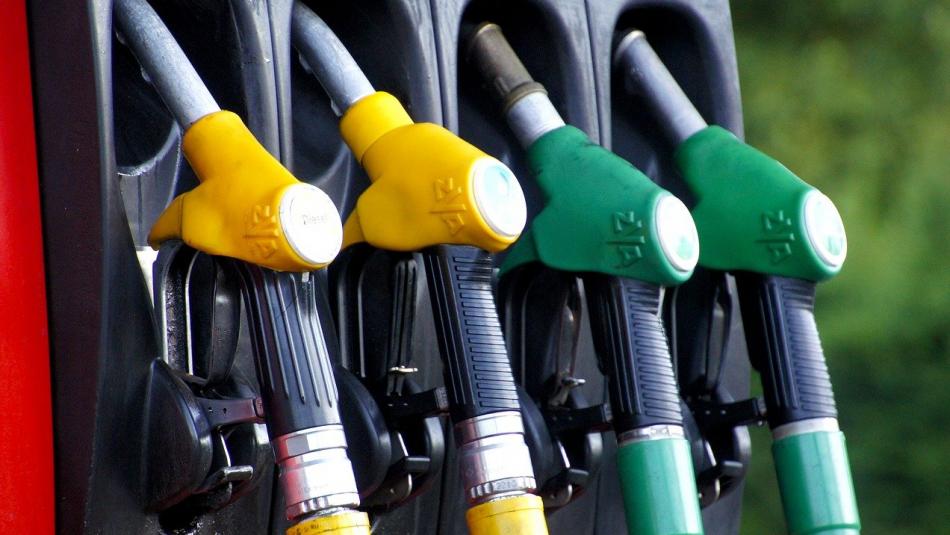 Po půl roce zdražování klesly v kraji ceny paliva