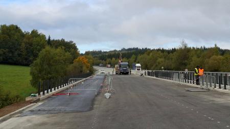 Částečná úleva pro řidiče. Na hlavním tahu na Domažlice skončí dvě rekonstrukce