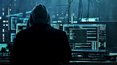 Policisté dopadli pachatele, který prováděl kybernetické útoky na herní servery
