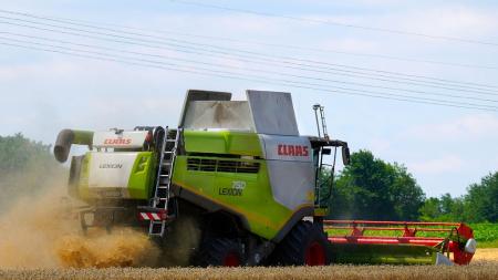 Sklizeň obilí v Plzeňském kraji byla podle farmářů dobrá, stěžují si ale na ceny