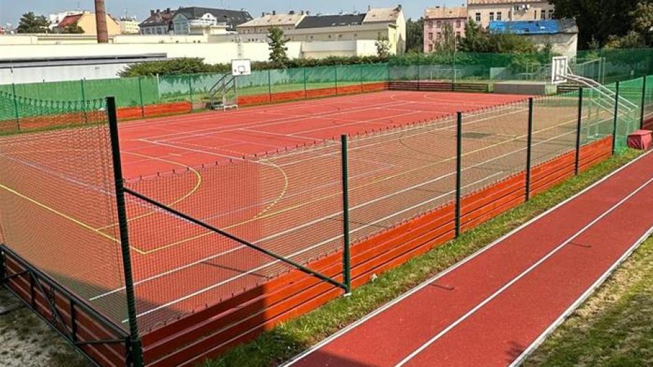 Cheb dokončil revitalizaci hřišť na 6. základní škole