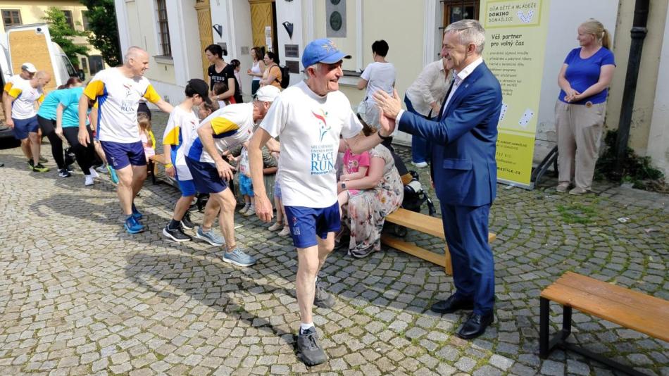 Mírový běh přinesl do Domažlic poselství přátelství a porozumění