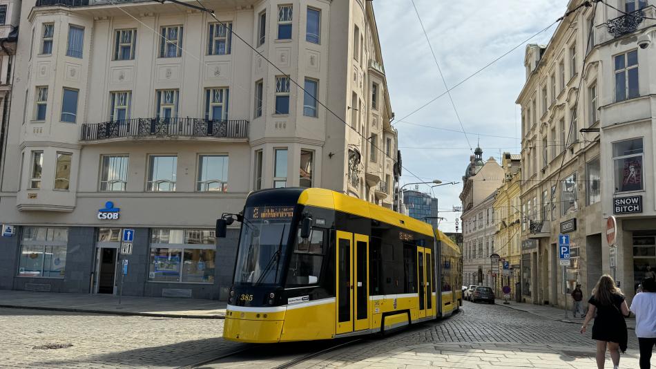 Začíná rekonstrukce tramvajové trati ve Zbrojnické ulici