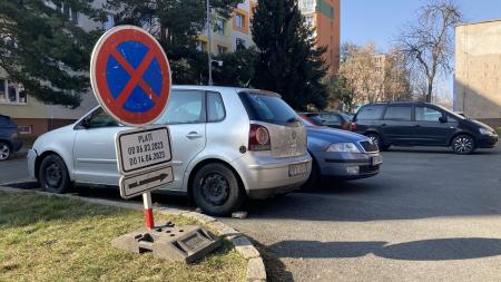 Kvůli opravě vodovodu a kanalizace bude uzavřena část Předních Skvrňan, řidiči přijdou o parkovací místa!