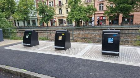 Karlovy Vary mají nové podzemní kontejnery na tříděný odpad, stály 2,6 milionu korun