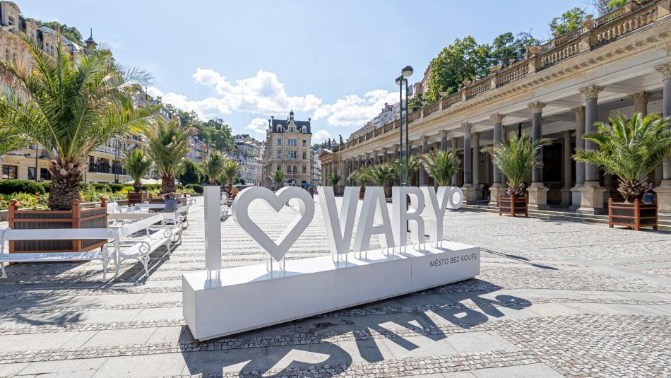 Karlovy Vary podporují život bez cigaret: Projekt Město bez kouře získává na síle
