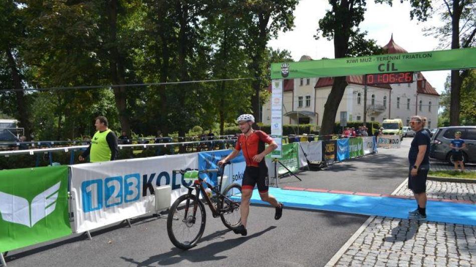 Karlovy Vary ožijí triatlonem: Kiwi muž láká hobby sportovce i elitu